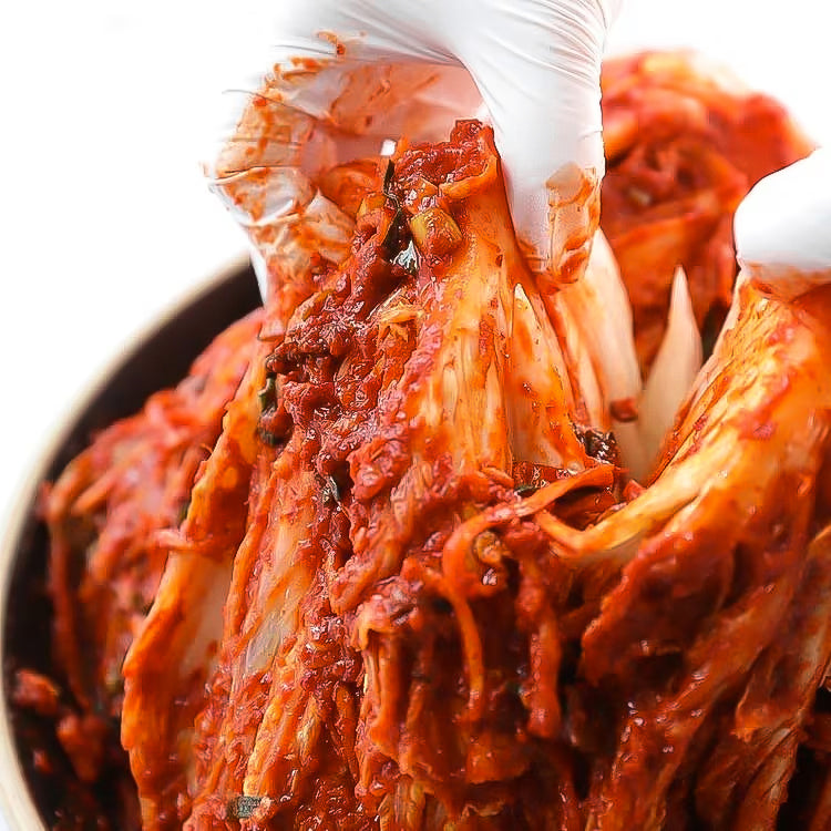 Kimchi from 'Myeongdong Kalguksu', plenty of garlic taste 2kg / 4.41lb