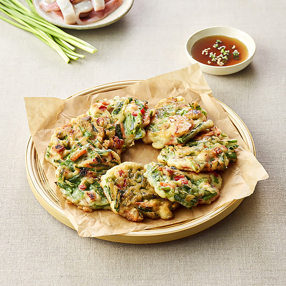 Seafood, Chungyang pepper and chive pancake (Buchimgae) 300g / 0.66lb